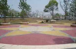 彩色透氣環(huán)保地坪 淮安瑞皇裝飾工程的創(chuàng)新之道